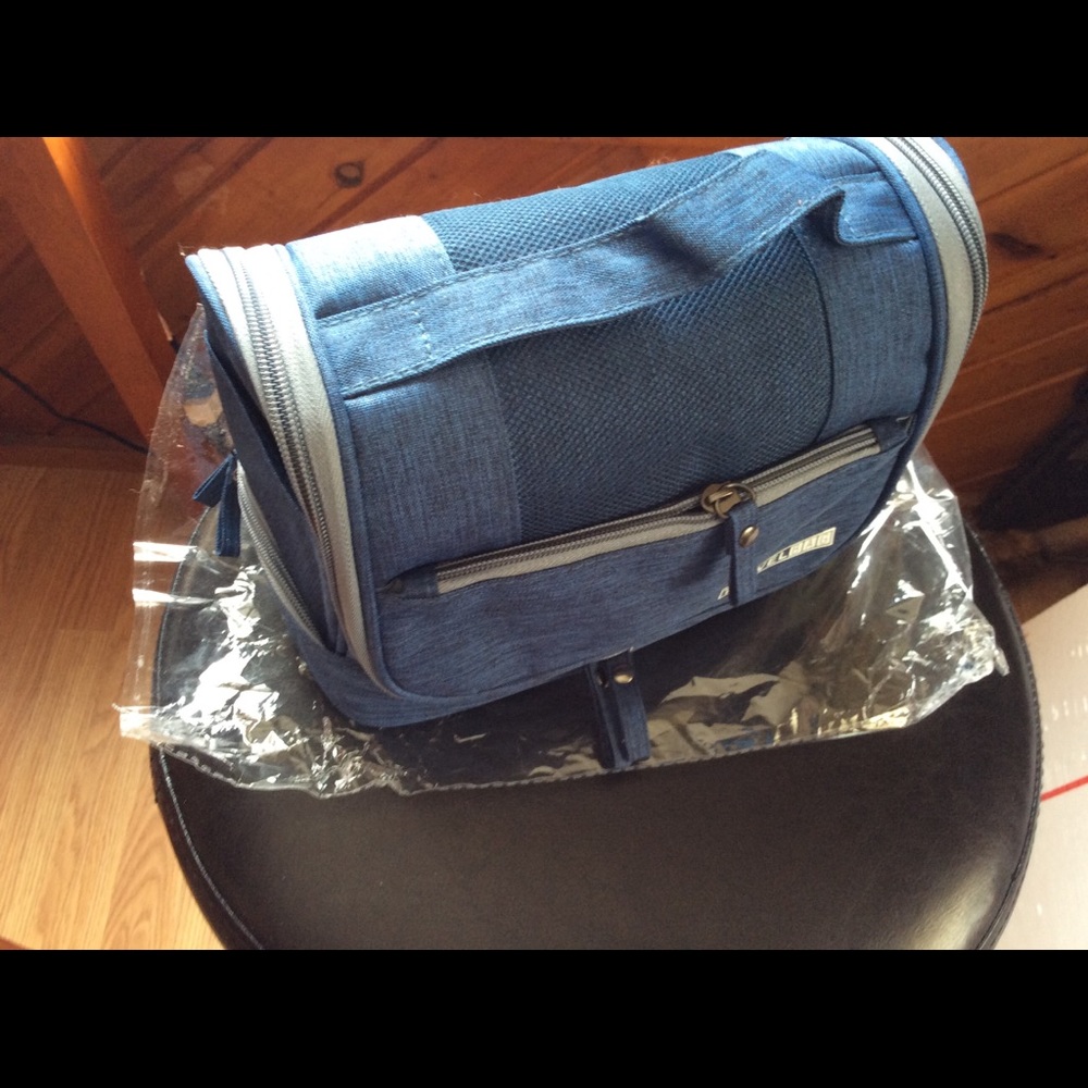 Hanging Travel Toiletries Kit